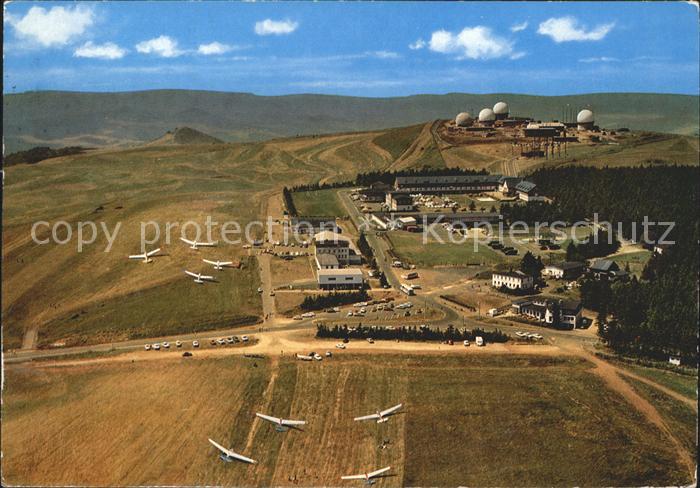 Wasserkuppe Rhoen Fliegeraufnahme Berg der Segelflieger