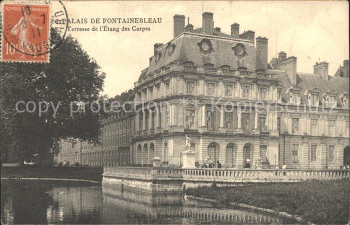 Fontainebleau Seine et Marne Palais Terrasse Etang des Carpes