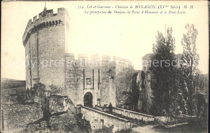 Saint-Front-sur-Lemance Chateau de Bonaguil XV siecle