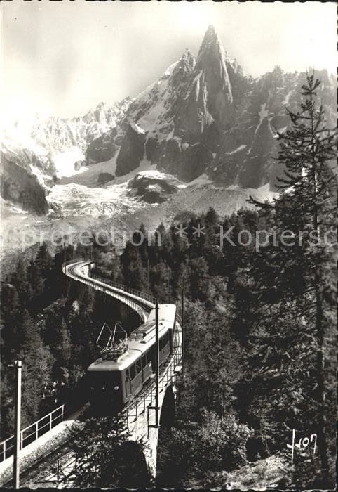 Chamonix Le chemin de fer electrique du Montenvers et l'Aiguille du Dru