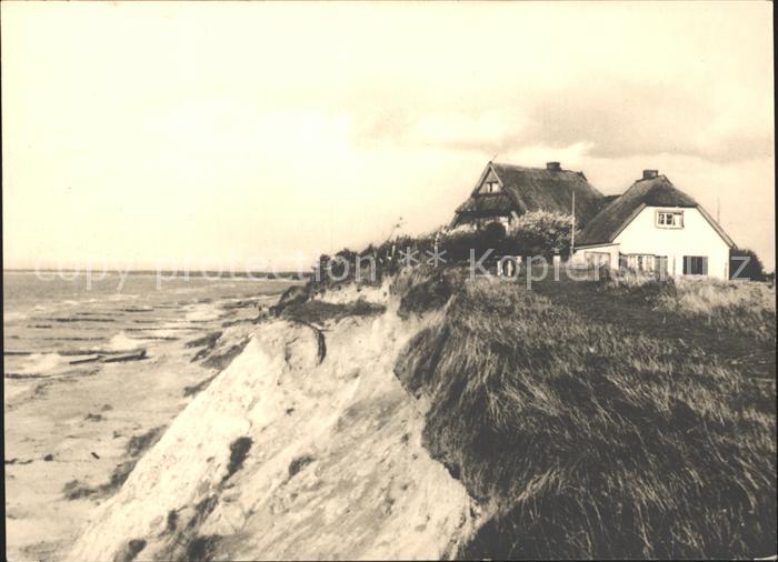 Ahrenshoop Ostseebad Haeuser am Hohen Ufer