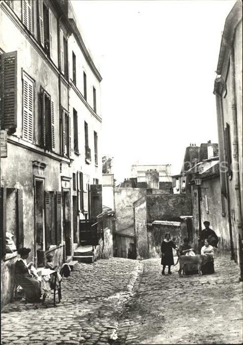 Paris Montmartre Impasse Trainee