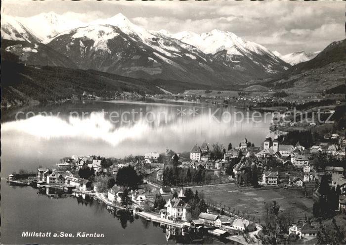 Millstatt Millstaettersee am Millstaettersee Fliegeraufnahme