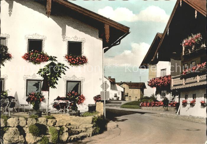 Lauter Oberbayern Dorfpartie