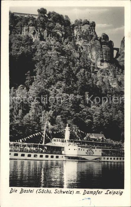 Saechsische Schweiz Die Bastei mit Dampfer Leipzig