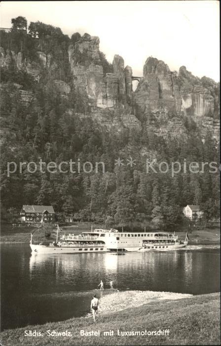 Saechsische Schweiz Bastei mit Luxusmotorschiff