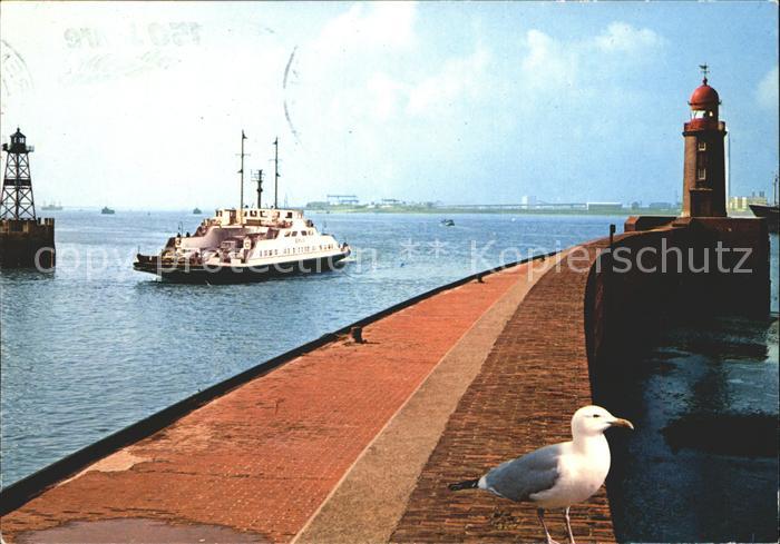 Motorboote Bremerhaven Hafenmole Moewe Leuchtturm