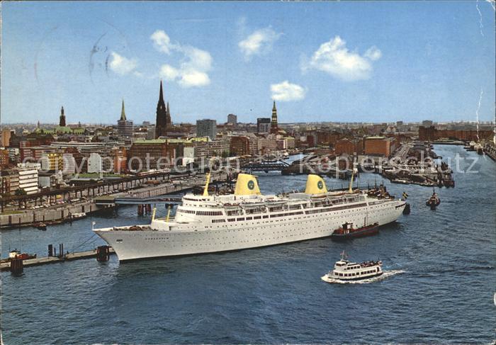 Faehre Ferry Bac Traghetto-- Hamburg ueberseebruecke