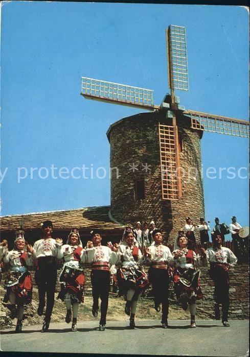 Windmuehle Restaurant Melnitzata Slantchev Briag Bulgarien Tanz Trachten