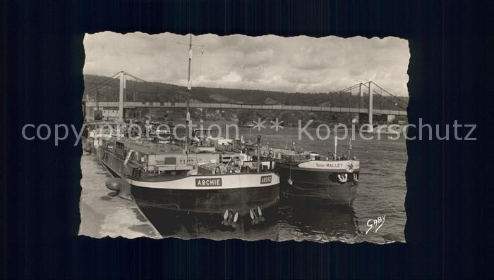 Schiffe Ships Navires Frachtschiffe Elbeuf Pont Guynemer Seine
