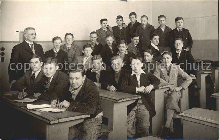 Schule School Ecole Escuela Scuola-- Lehrer Schüler Gruppenfoto