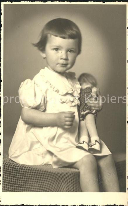 Puppe Doll Poupee Kinderspielzeug Kind Foto