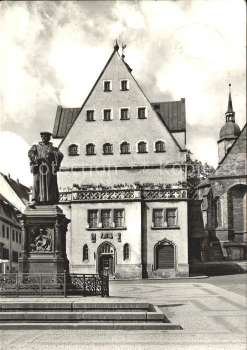 Eisleben Rathaus mit Luthersdenkmal
