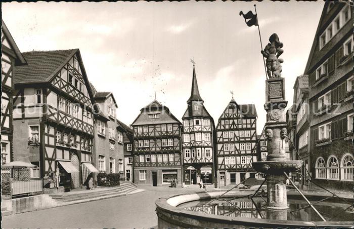 Fritzlar Markt mit Rolandsbrunnen