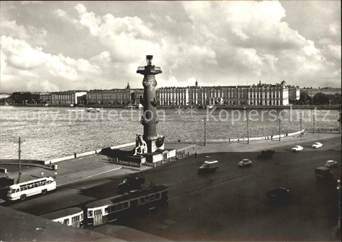 Leningrad St Petersburg Wassiljew Insel Saeule mit Eremitage und Winterpalais