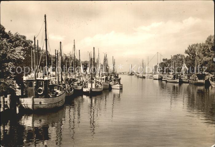 Warnemuende Ostseebad Am Alten Strom Fischkutter