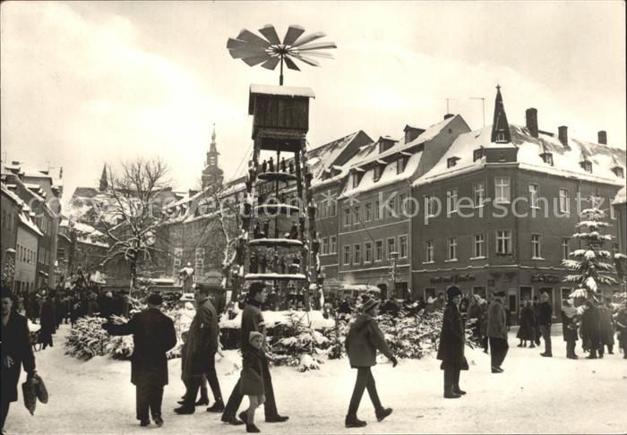 Schneeberg Erzgebirge zur Weihnachtszeit Pyramide