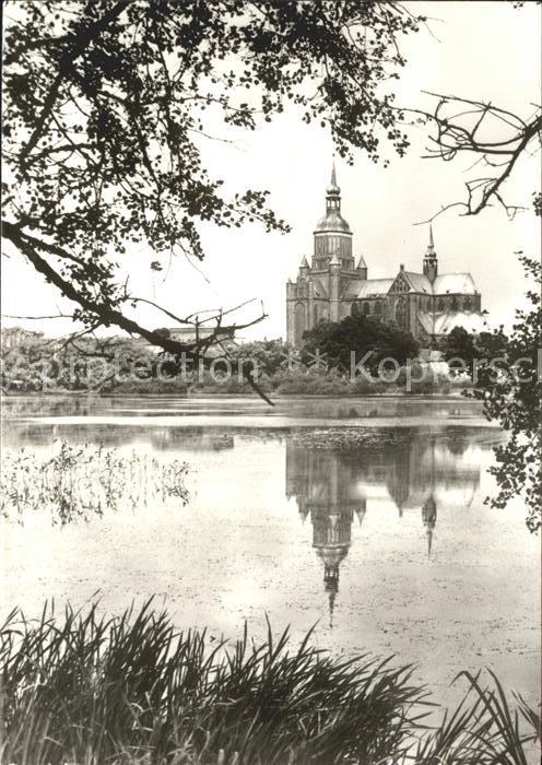 Stralsund Mecklenburg Vorpommern Uferpartie Marienkirche