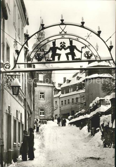 Schwarzenberg Erzgebirge Untere Schlossstrasse Schwibbogen im Winter