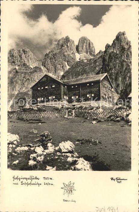Dachstein Steiermark Hofpuerglhuette mit Bischofsmuetze