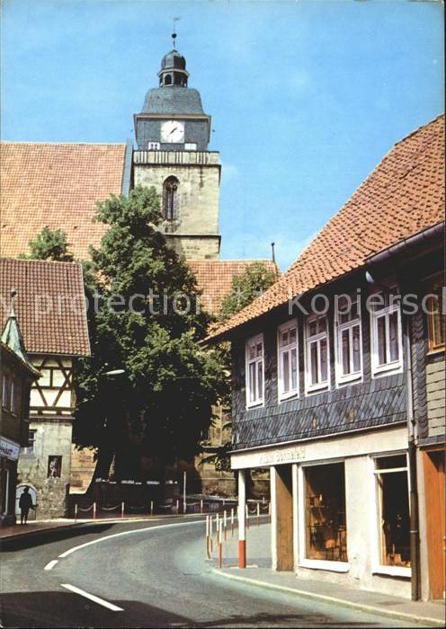 Eisfeld Strassenpartie Kirchturm
