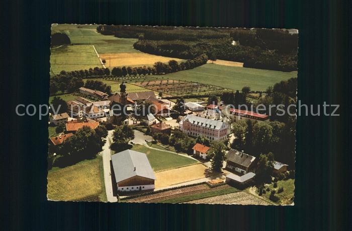 Ising Chiemsee Fliegeraufnahme Reithalle Reit und Turnierplaetze