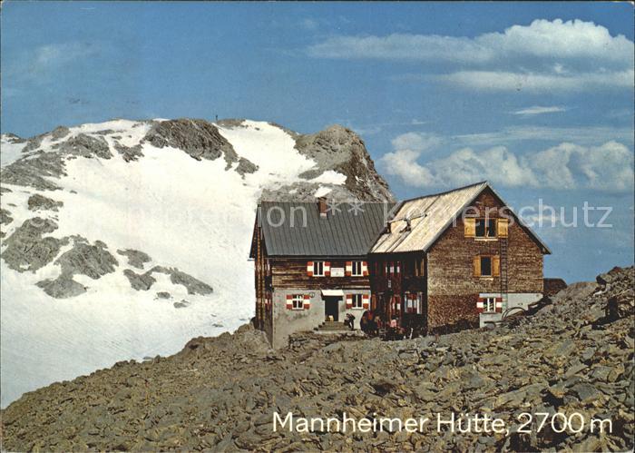 Vorarlberg Mannheimer Huette mit Panuelerkopf
