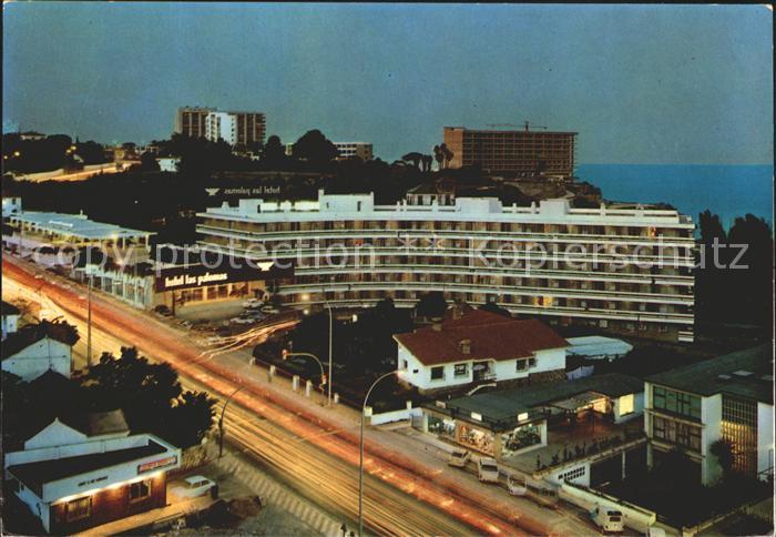 Torremolinos Strassenpartie bei Nacht