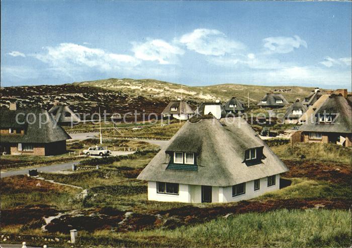 SYLT Insel Schleswig-Holstein Reetdachhaeuser in den Duenen