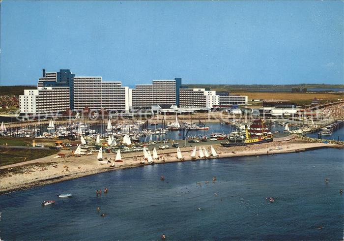 Damp Fliegeraufnahme mit Strand Hafen