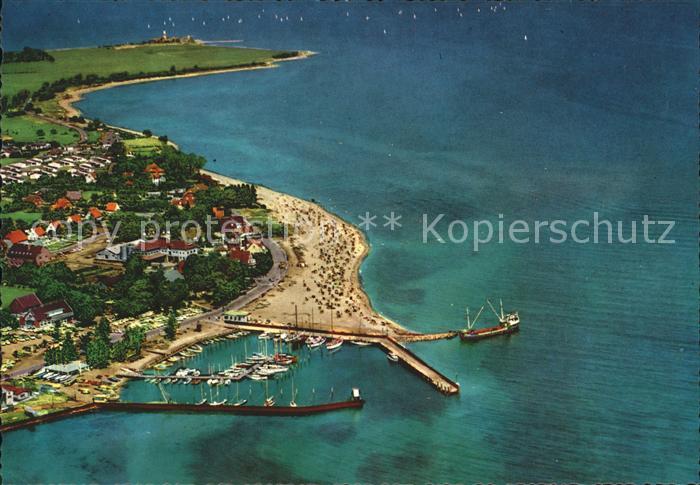 Strande Holstein Fliegeraufnahme mit Seglerhafen