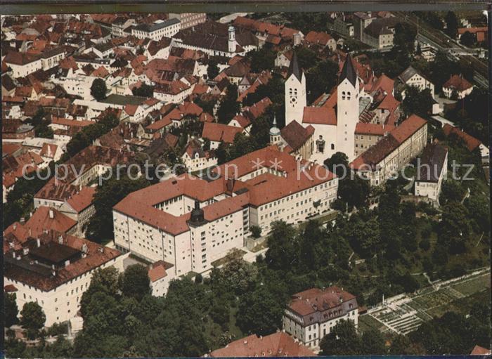 Freising Oberbayern Erzdioezese Muenchen und Freising mit Mariendom Fliegeraufna