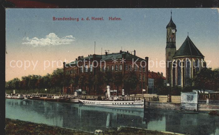 Brandenburg Havel Hafenpartie Kirche Schiffe