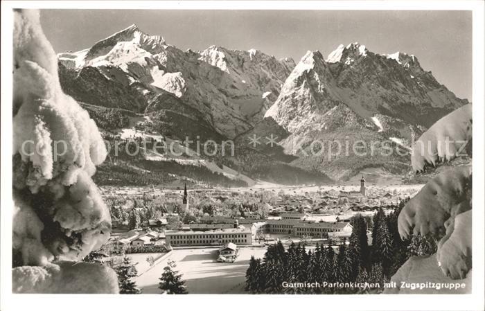 GARMISCH-PARTENKIRCHEN Bayern Winterpanorama mit Zugspitzgruppe Wettersteingebir
