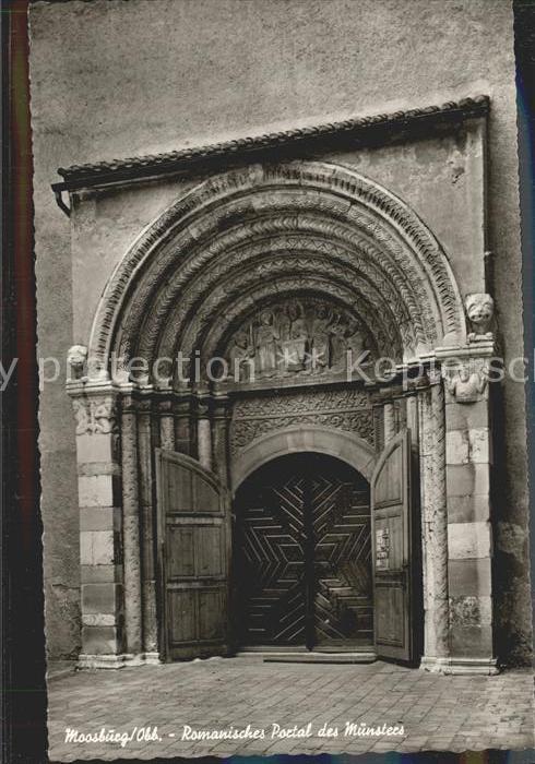 Moosburg Isar Romanisches Portal des Muensters