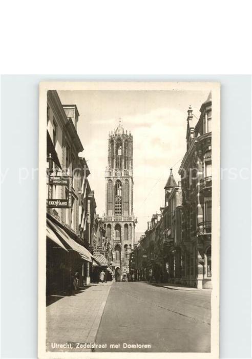 Utrecht Zadelstraat met Domtoren