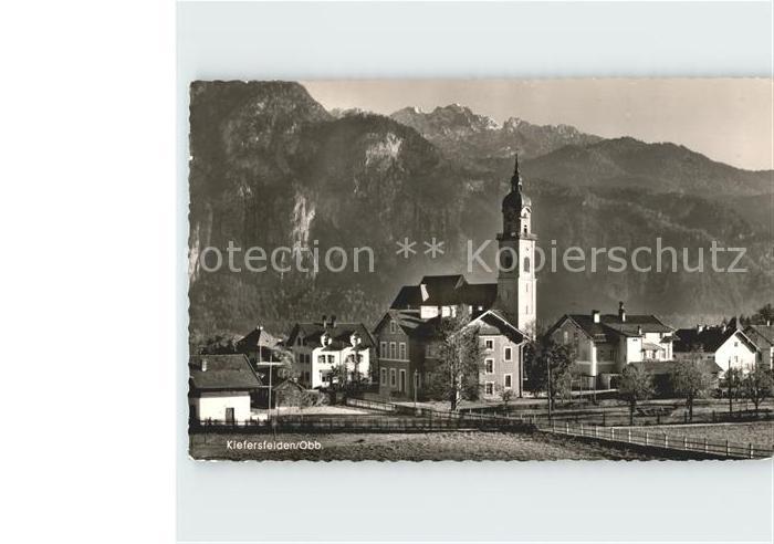 Kiefersfelden Teilansicht mit Kirche