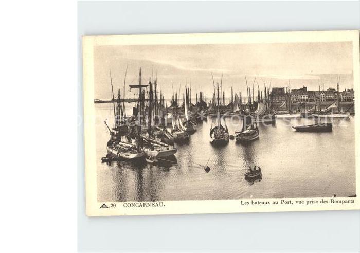 Concarneau Finistere Les bateaux au Port vue prise des Remparts