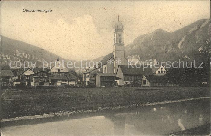 OBERAMMERGAU Bayern Ortsansicht mit Kirche