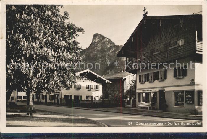 OBERAMMERGAU Bayern Dorfpartie mit Kofel Kastanie
