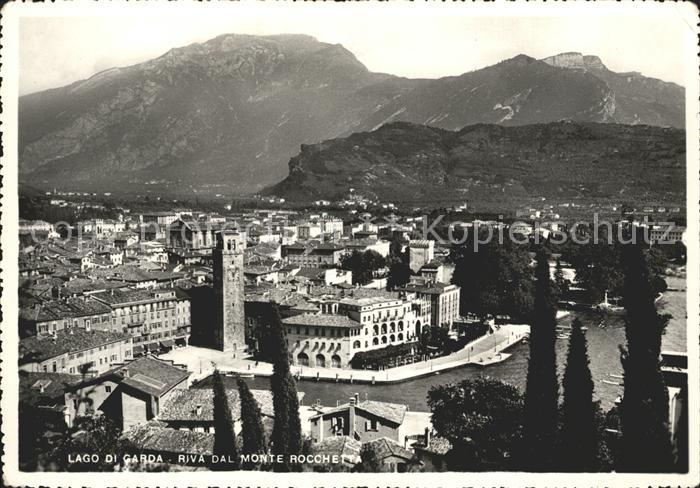 Riva del Garda con Monte Rocchetta