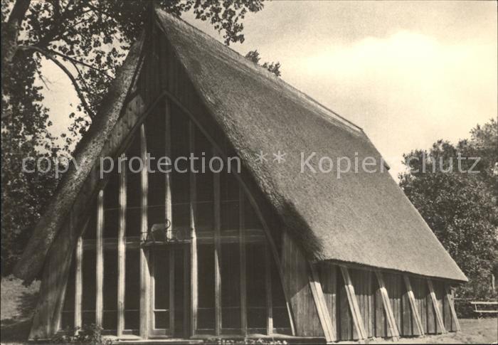 Ahrenshoop Ostseebad Kirche mit Reetdach