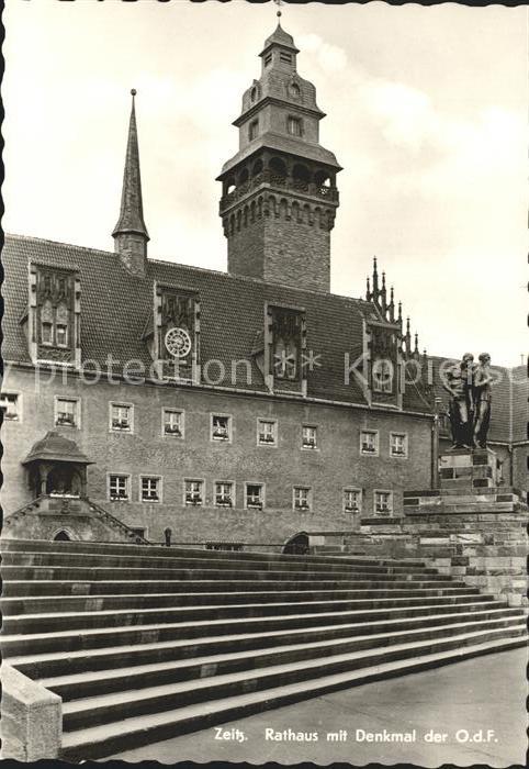 ZEITZ Sachsen-Anhalt Rathaus mit Denkmal der O.d.F.