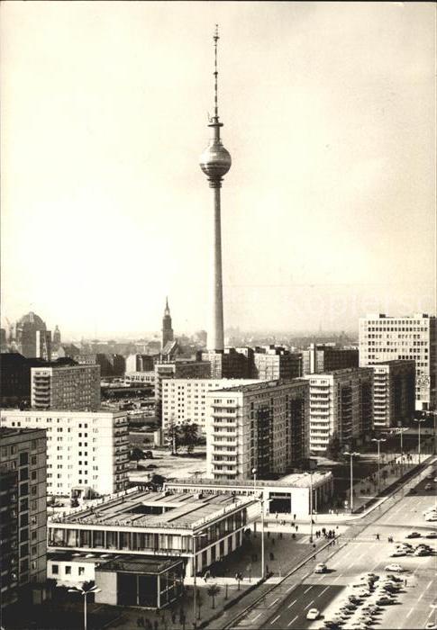 BERLIN CITY Karl Marx Allee mit Fersehturm