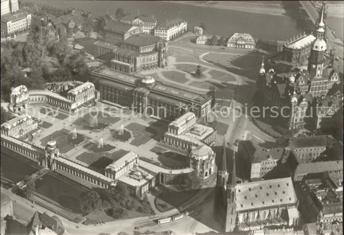 DRESDEN Elbe Fliegeraufnahme Zwinger und Theaterplatz