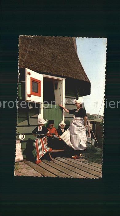 Volendam Trachtentraeger