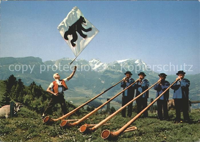 Alphorn Alphornblaeser Fahnenschwinger Appenzellerland Saentiskette