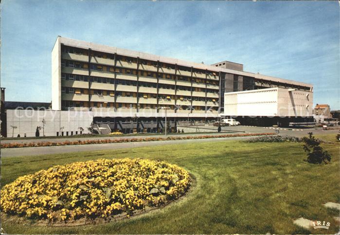 Vichy Allier Centre Hospitalier Les nouveaux batiments et les jardins