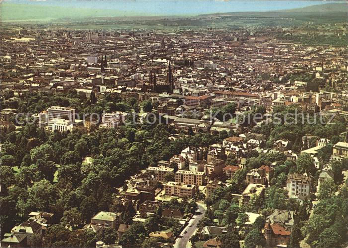 Wiesbaden Stadtblick mit Kurgarten Kurhaus und Marktkirche Fliegeraufnahme