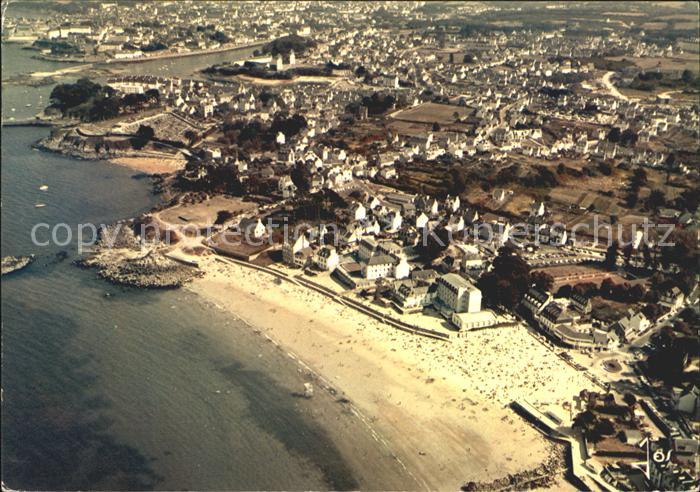 Douarnenez La plage des Sabls Blancs Vue aerienne